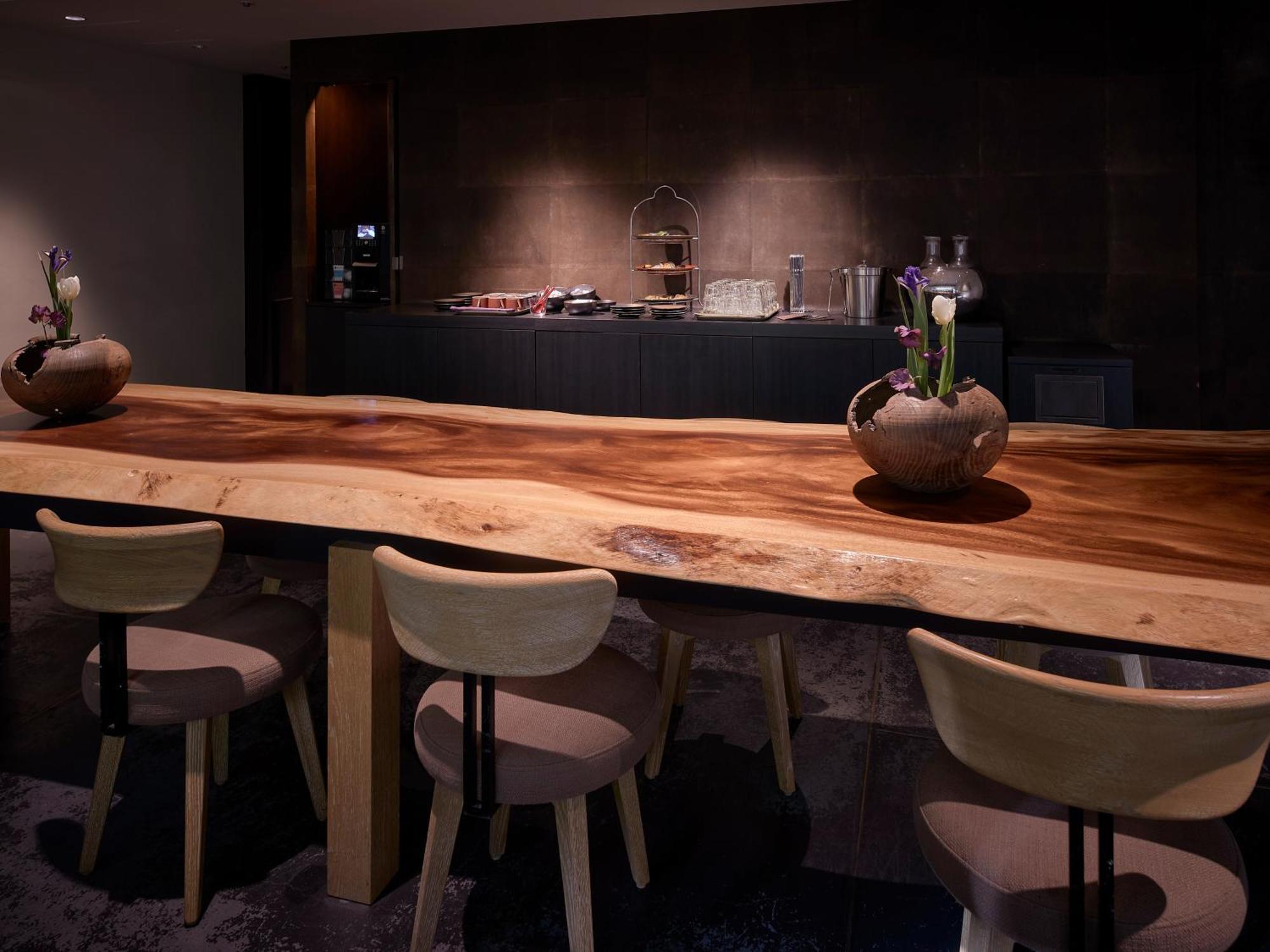 Hotel The Celestine Kyoto Gion Exterior foto The lounge at the airport