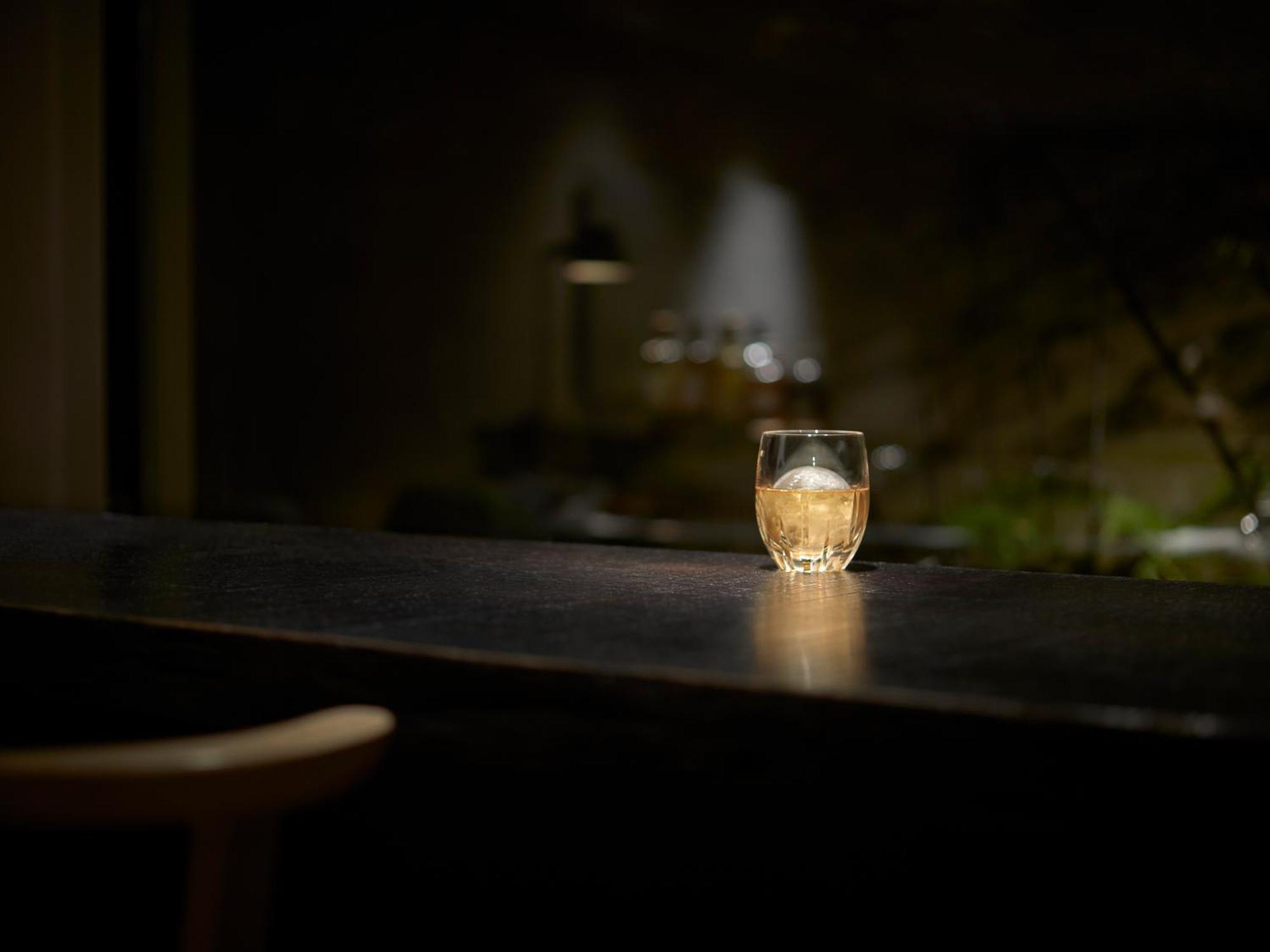 Hotel The Celestine Kyoto Gion Exterior foto A glass of Japanese whisky